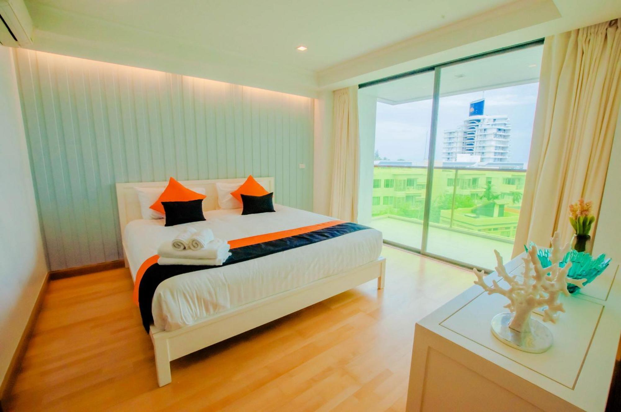 Rocco Hua Hin Beach Seaview 객실 사진